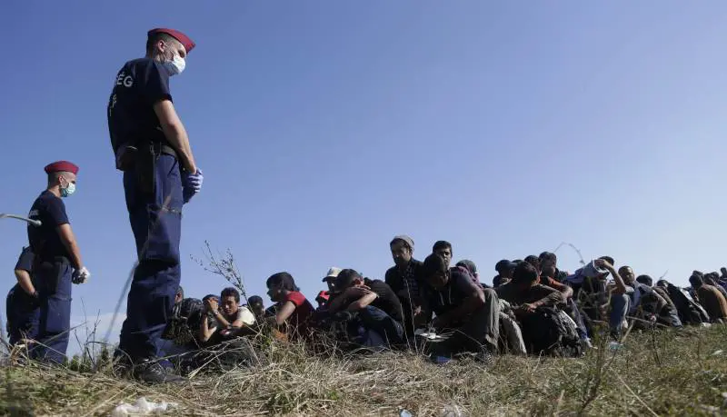 Passaporti falsificati in Turchia e rotta balcanica: così i terroristi arrivano in Europa
