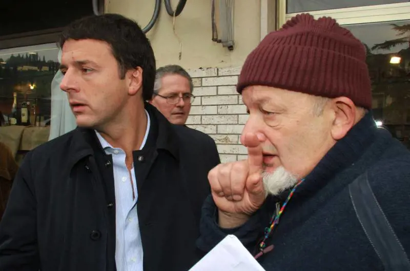 Nuovi guai per il papà di Renzi: adesso è indagato pure a Firenze
