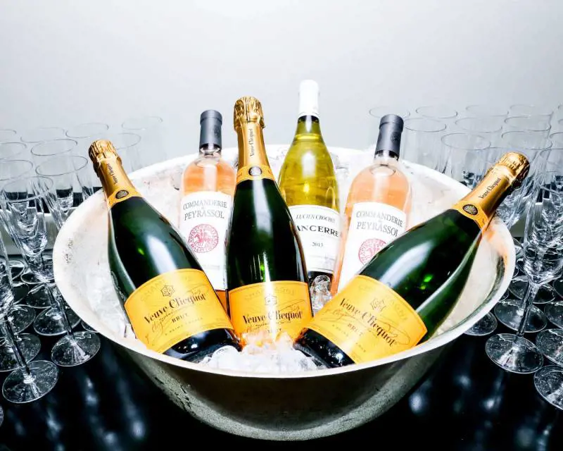Uno champagne centenario battuto all'asta per oltre 116mila dollari