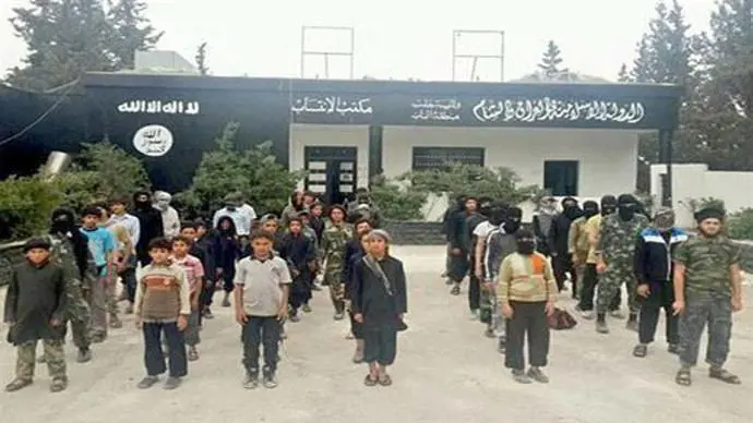 Nei territori controllati dall'Isis si insegna teologia e cucina