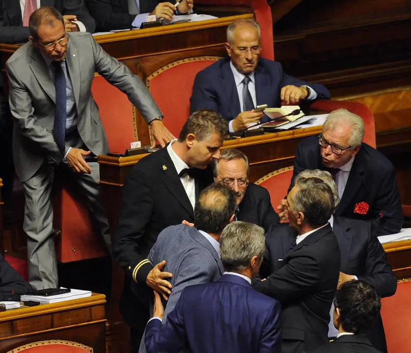 Senato, cinque giorni di sospensione a Barani e D'Anna