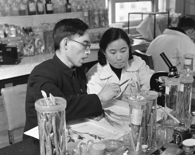 Il Nobel per la Medicina: "Ho abbandonato mia figlia in un orfanotrofio per studiare la malaria"