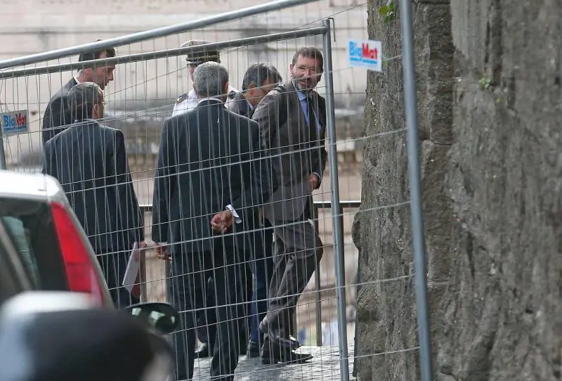 Marino, dai vini alle dimissioni: matrimonio e contestazioni