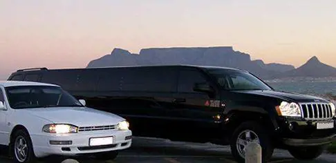 Bari, limousine fuori dalla scuola per una bambina: scoppia la polemica