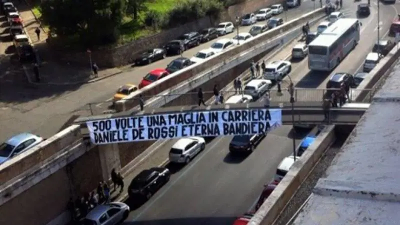 La Roma festeggia de Rossi, 500esima presenza in giallorosso