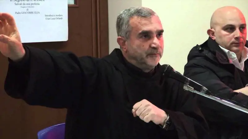 Padre Giacobbe Elia contro "L’inganno delle ideologie"