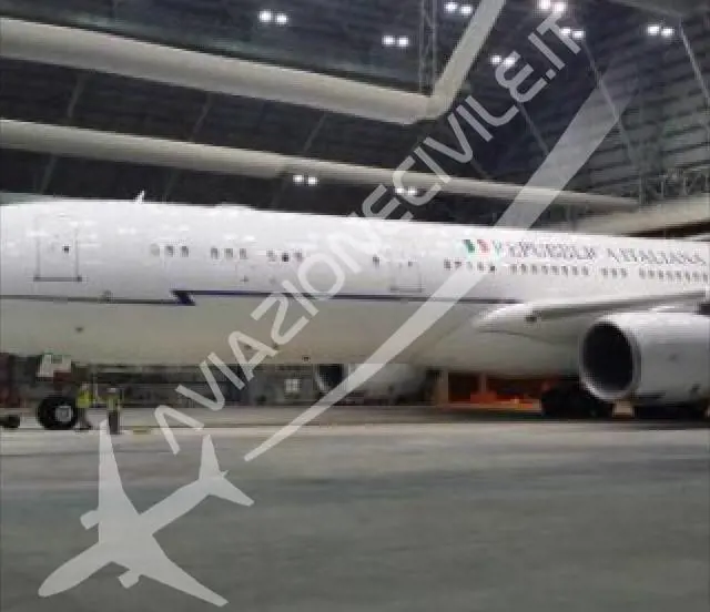 Il nuovo aereo di Stato di Matteo Renzi, un Airbus 340-500 di Etihad