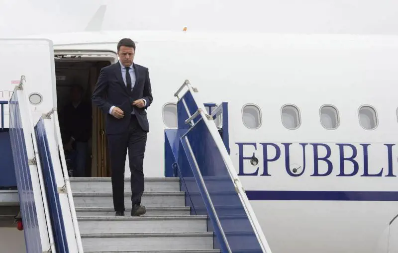 Renzi getta la spugna: metropoli già perse. "Punto al referendum"