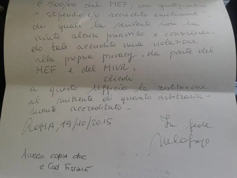 Insegnante "schiaffeggia" Renzi: "Riprenditi la tua elemosina"