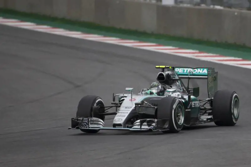 Il retroscena sull'incidente Hamilton-Rosberg