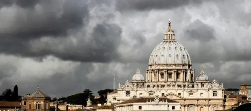 La Francia rinuncia all'ambasciatore gay in Vaticano