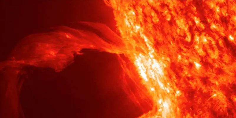 Arriva la tempesta solare cannibale: cos'è e cosa rischiamo