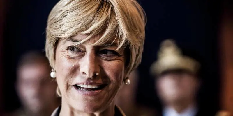 La logica illogica di Roberta Pinotti: l’Isis arretra in Iraq ma avanzerebbe in Siria