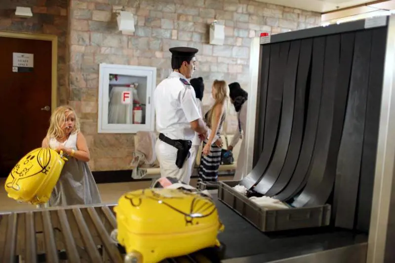 Controlli di sicurezza all'aeroporto egiziano di Sharm El Sheik