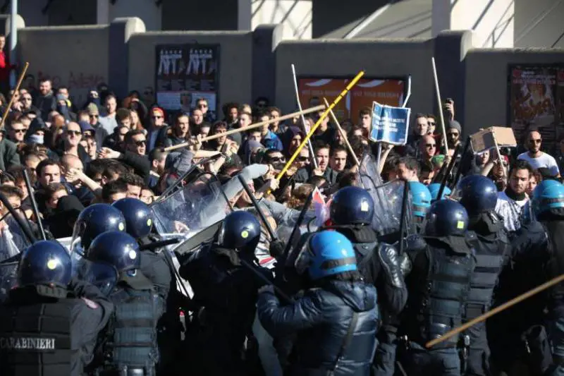 Il sindaco Merola assolve gli antagonisti: "Bologna è stata una città civile"