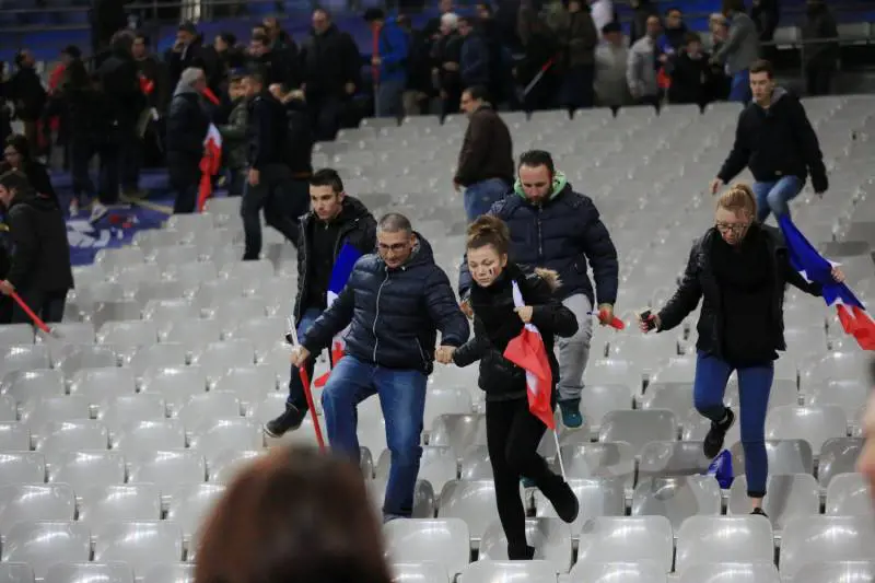 Nello stadio durante le esplosioni: "Come in una guerra medievale"