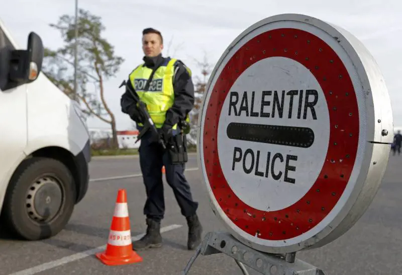 Migranti, via controlli interni: tra sei mesi torna Schengen