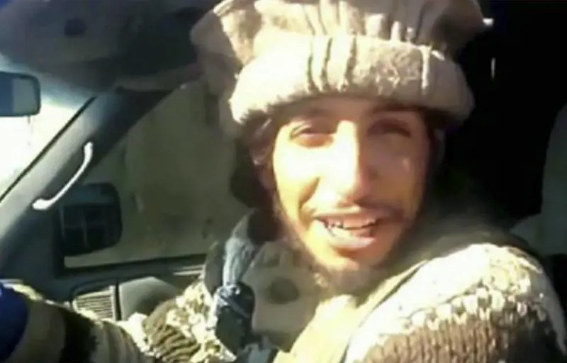 "Il jihadista dopo la strage di Parigi beveva birra e fumava una canna"