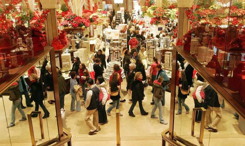 Natale, boom per le offerte di impiego. Una vagonata di lavoro in arrivo