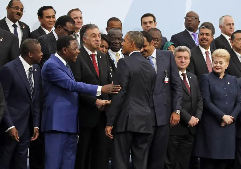 Obama: "Cambiamo il futuro" Renzi in extremis coi "grandi"