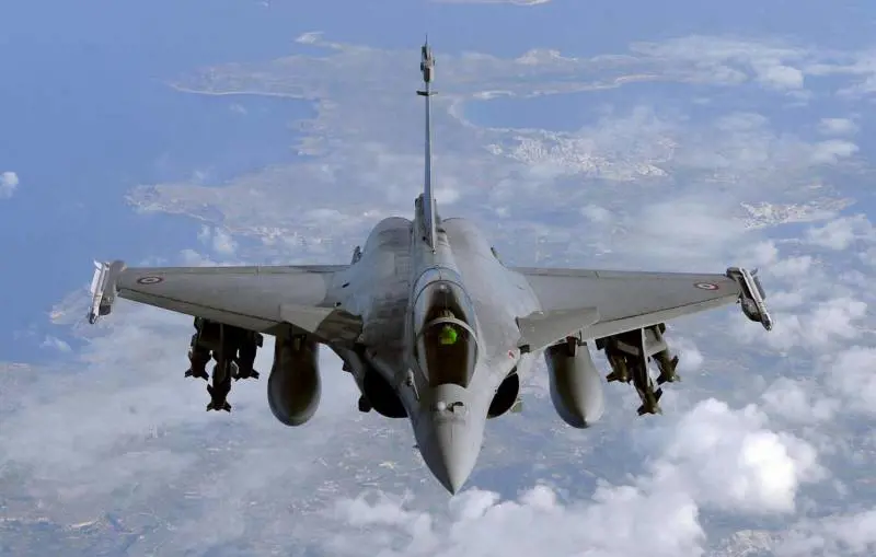 Caccia con armi nucleari in Germania: il piano di Parigi per fermare Putin