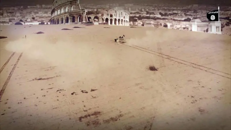 Carri armati sul Colosseo: così l'Isis minaccia Roma