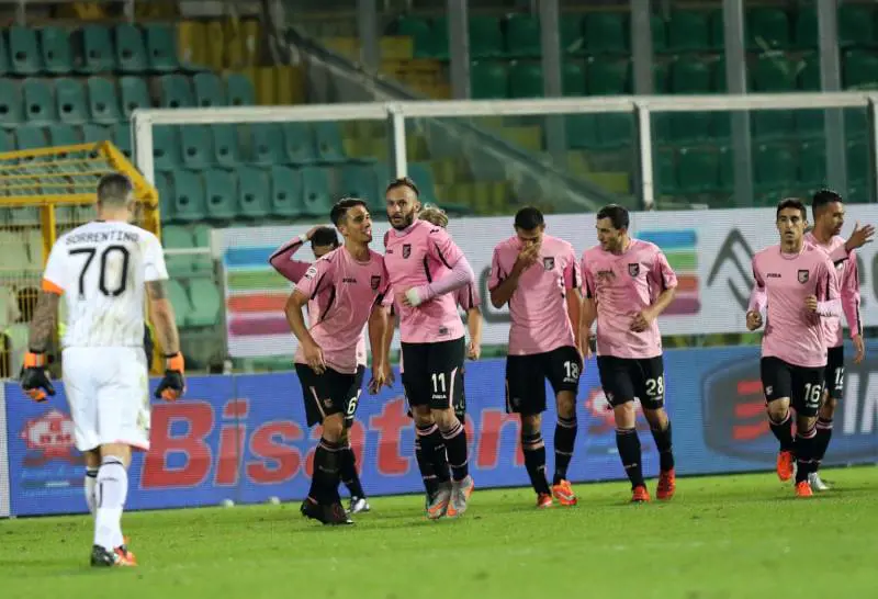 Serie A, Palermo-Frosinone 4-1