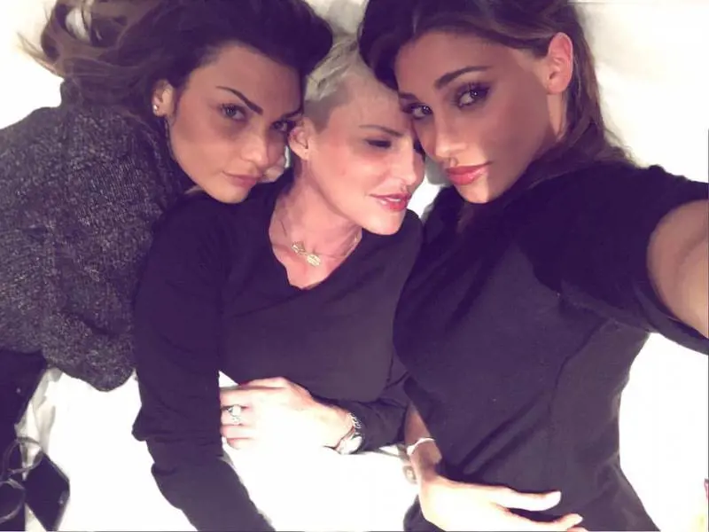 L'attacco a Belen: "Ai tuoi figli non ci pensi?"