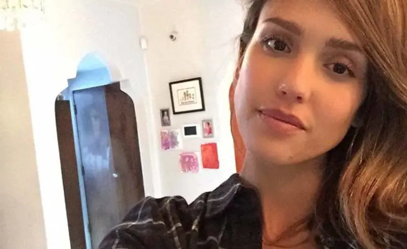 Jessica Alba va in terapia: "Voglio diventare una mamma migliore"