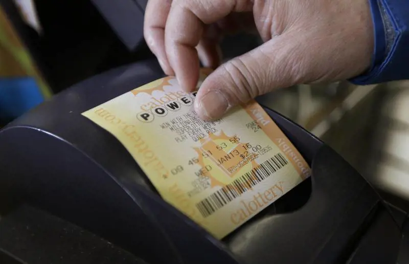 Usa, vincono 328 milioni alla lotteria. "Non lascio lavoro e vecchia vita"