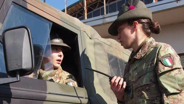 "Da noi saresti una p..." Aggredita una soldatessa