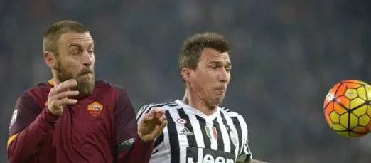 Roma, De Rossi: "Non voglio pensare al contratto. Juve favorita? Il Leicester..."