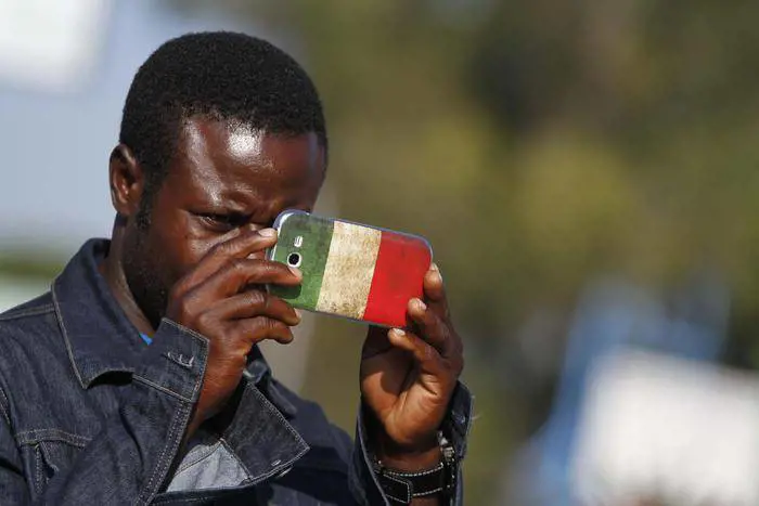 Clandestino malato di scabbia ruba nell'ospedale che lo cura