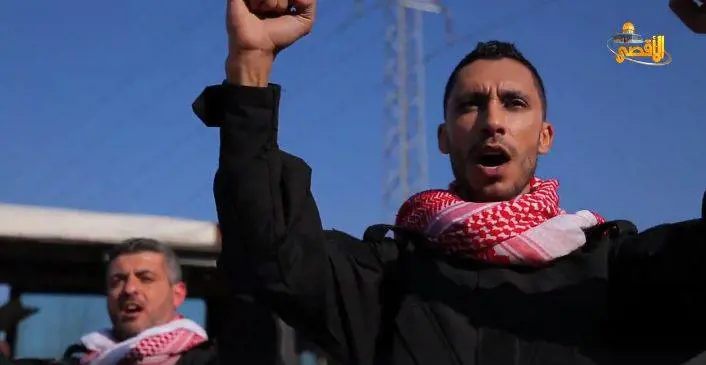 Attacchi nei bus israeliani: la nuova strategia di Hamas in un video