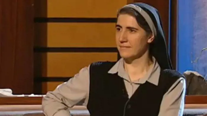 Adozioni gay, suor Teresa Forcades: "Conta l'amore maturo, non il sesso"