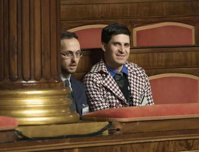 Giovanardi sbotta: "Bacio gay in Senato"