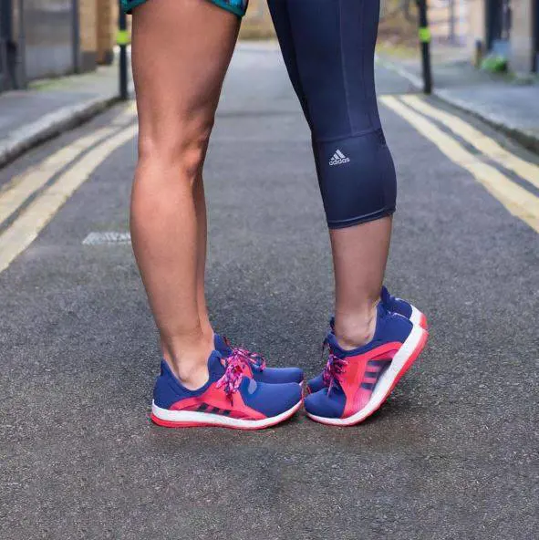 Adidas: critiche al bacio gay sul Web, ma il brand risponde