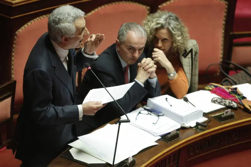 Cirinnà contro Di Battista: "Fai disinformazione"