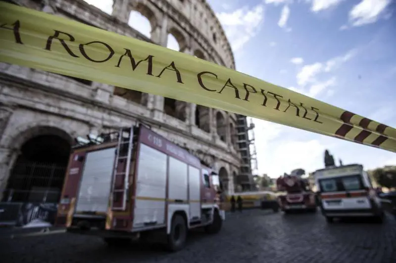 "Qui cola il sangue dei topi". Chiusa la biglietteria dei Fori