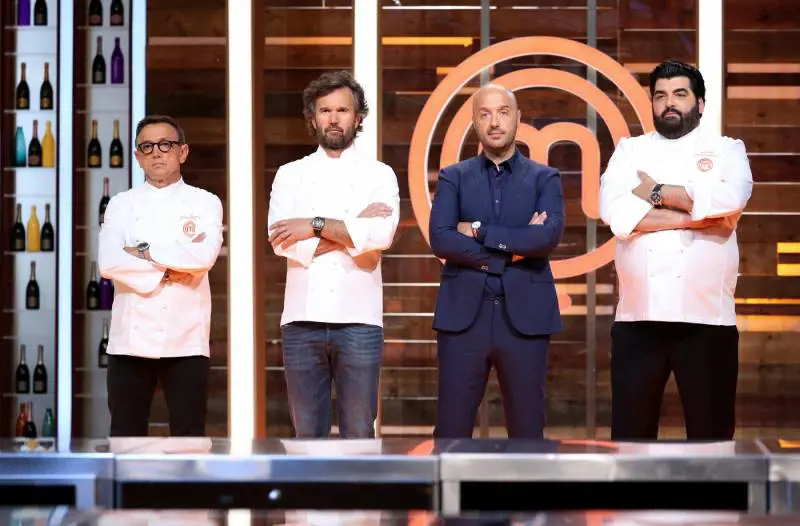 Celebrity Masterchef: i vip si sfidano ai fornelli