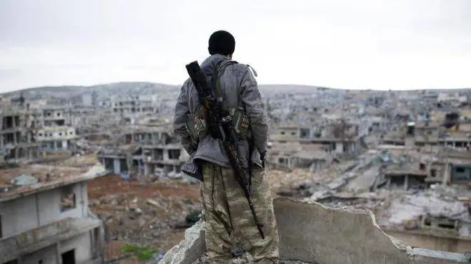 La guerra chiacchiere e distintivo