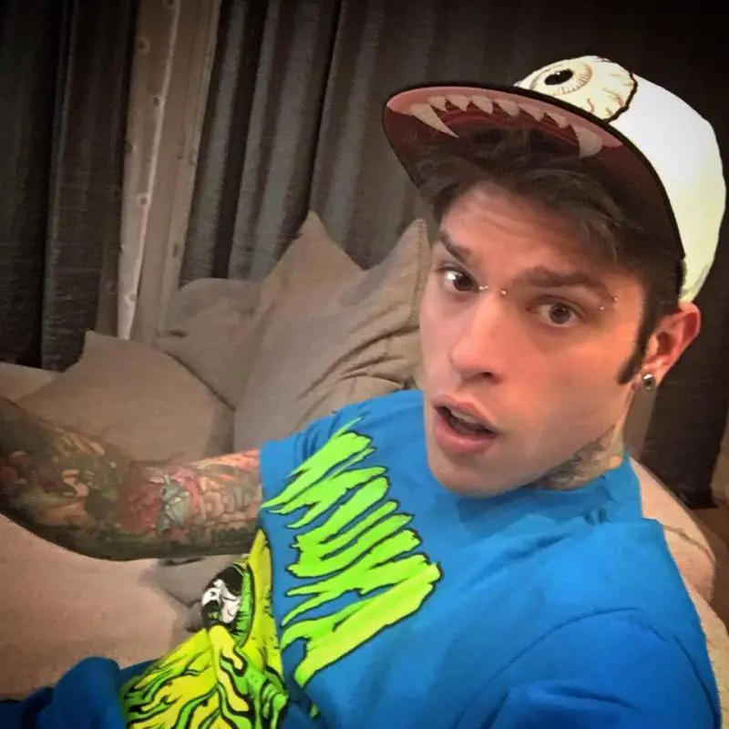 Fedez ricoverato in ospedale dopo una lite con il vicino di casa