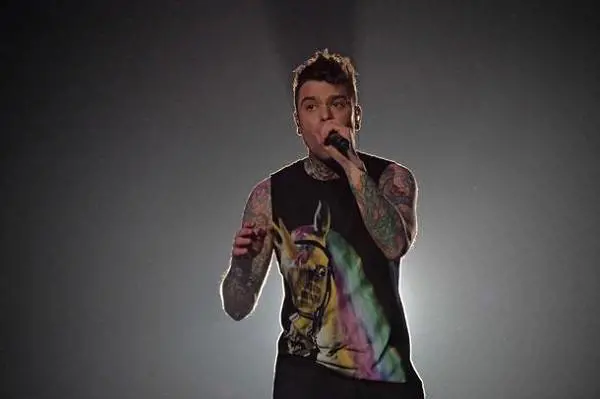 Fedez, nuova lite col vicino