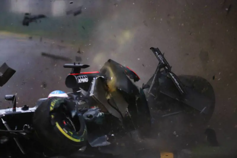 F1, a Melbourne vince Rosberg davanti a Hamilton. Vettel terzo
