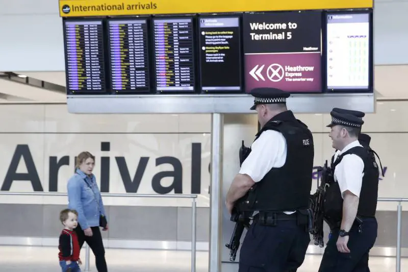 Quanti rischi in aeroporto Ecco tutti i punti deboli