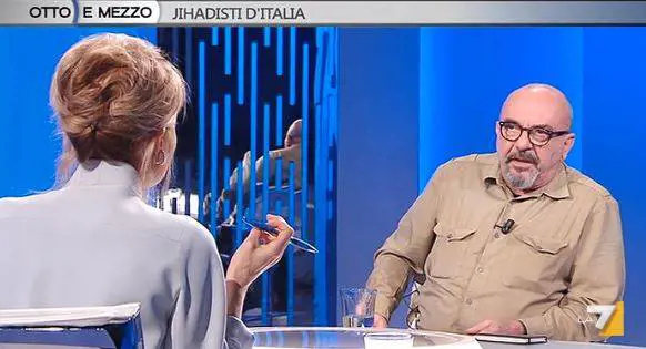 Vauro dalla Gruber: "Provo pietà per i kamikaze"