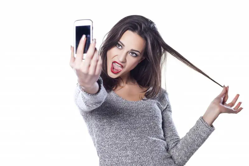 I selfie fanno male alla pelle