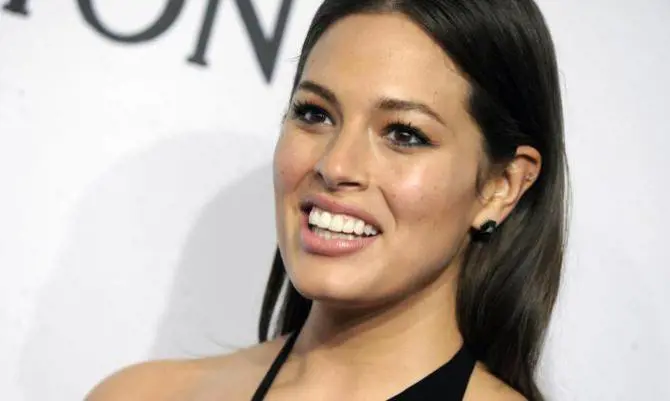 Ashley Graham: copertina nuda su Maxim per la modella plus size