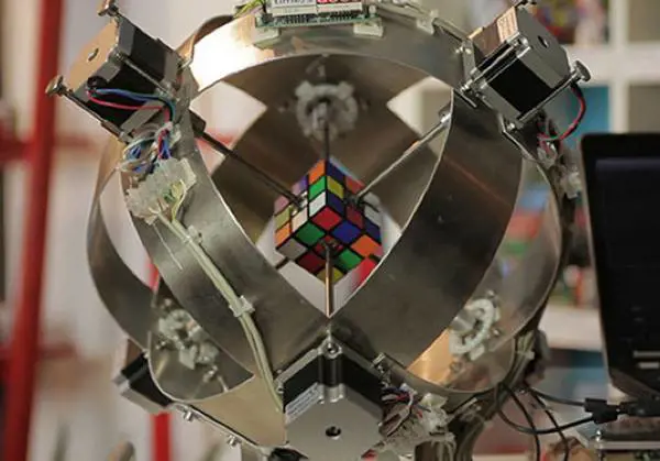 4.000 cubi di Rubik per una proposta di matrimonio