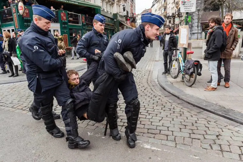 Wilders lancia il "safari dell'islam" ma il sindaco di Molenbeek lo vieta